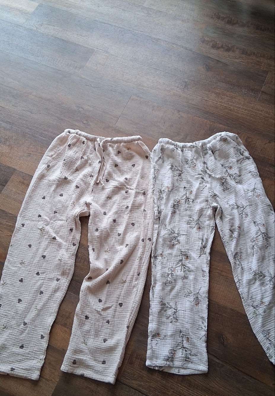 Women’s Light Beige Floral Cotton Lounge Pants Pair